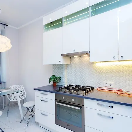 On Nezalezhnosti Apartment *